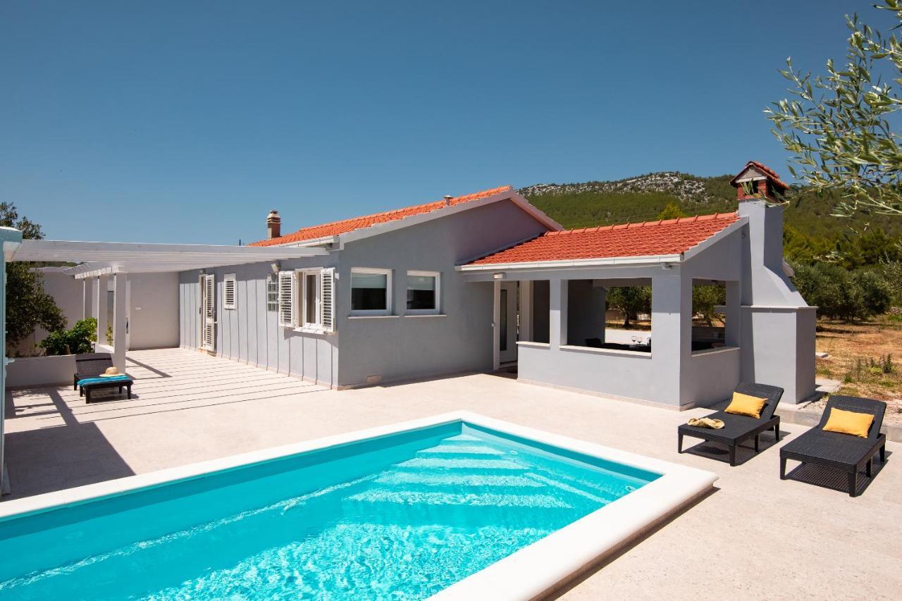 House Potirna Semesterbostad
